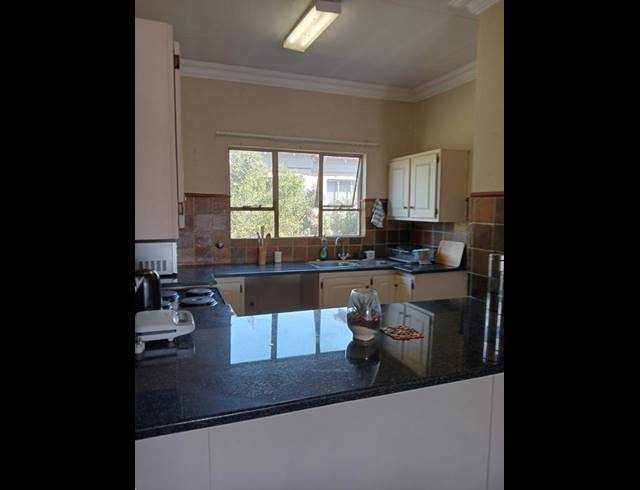1 BEDROOM PROPERTY TO RENT IN WELTEVREDEN PARK